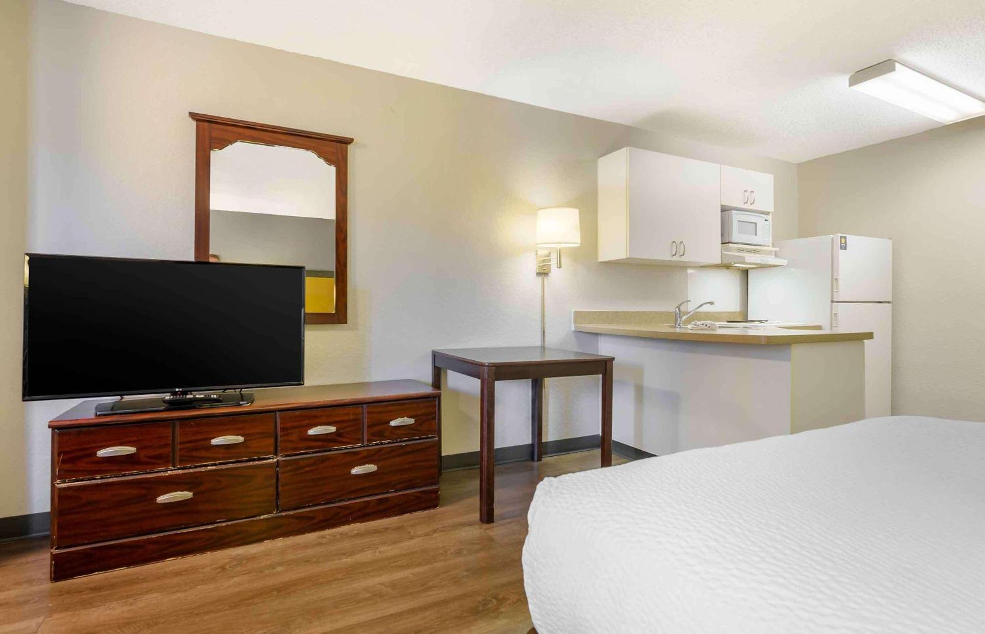 Extended America Select - - Airport Roanoke
