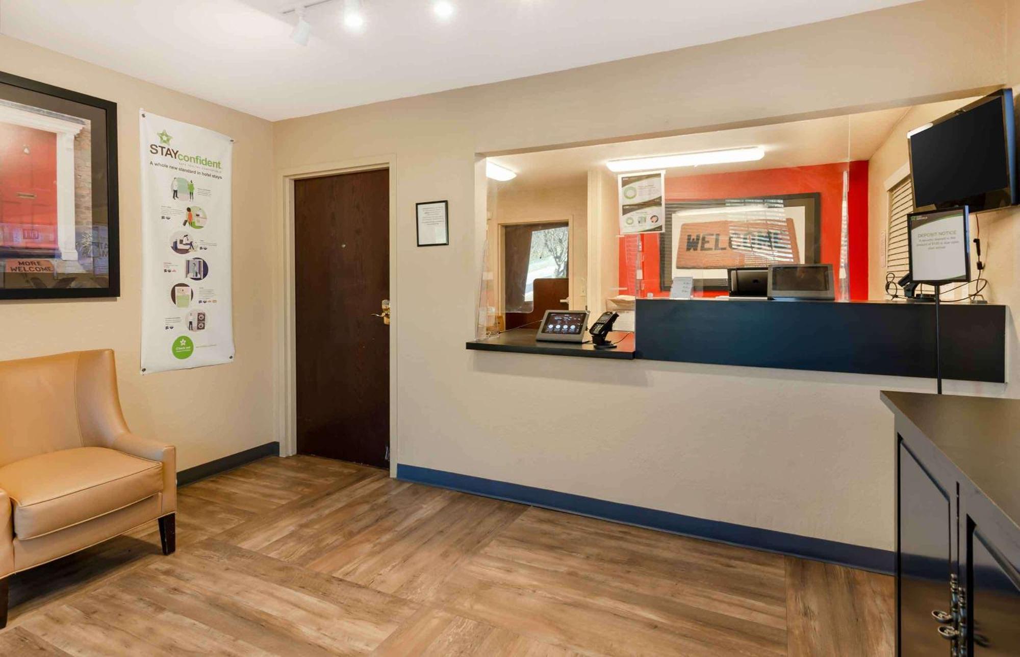 Extended America Select - - Airport Roanoke