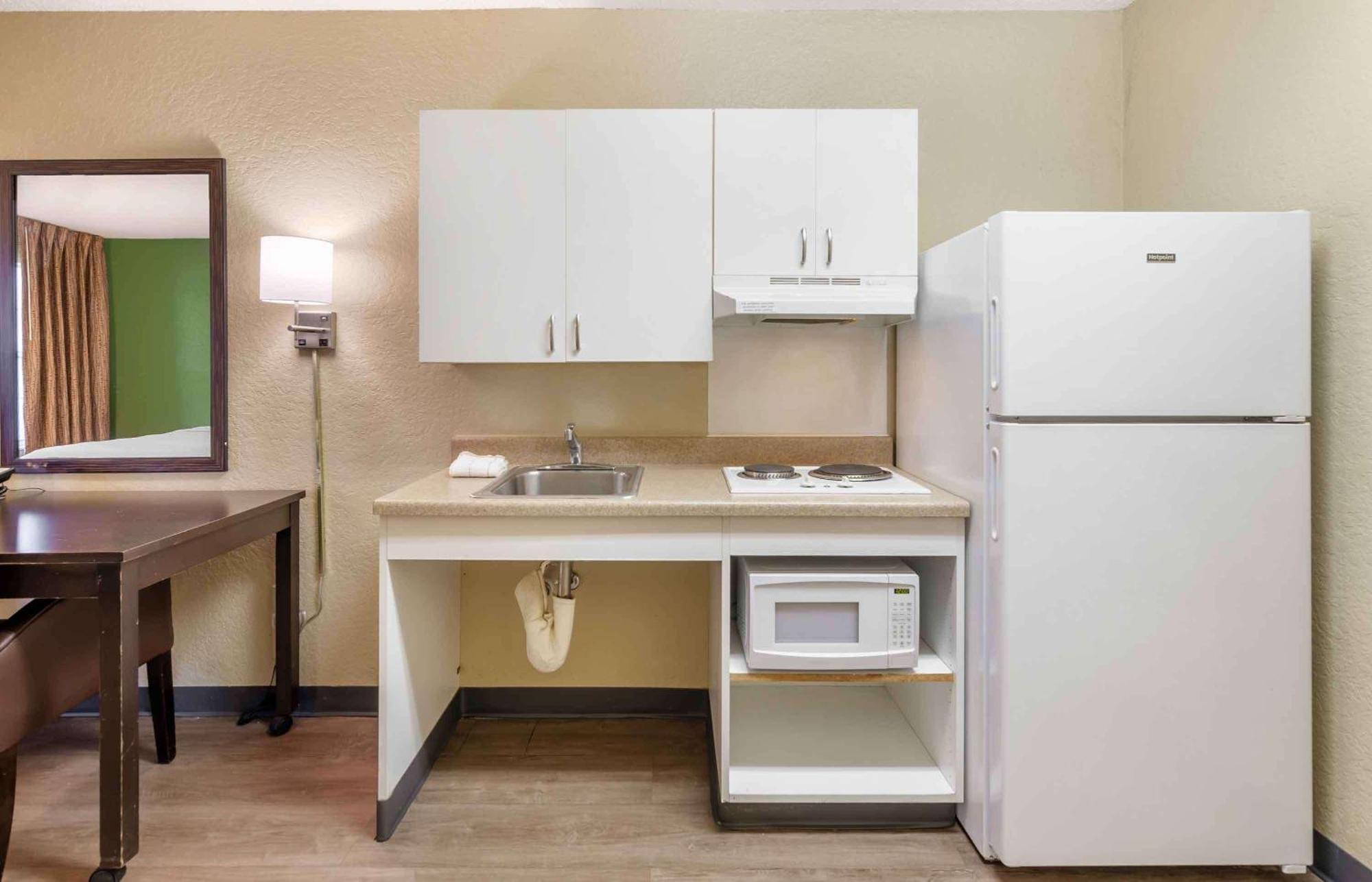 Extended America Select - - Airport Hotel